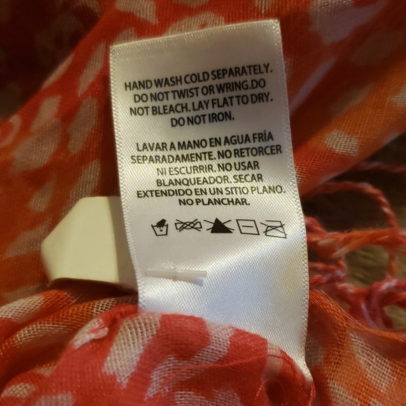 Various scarves - Picture 7 of 7